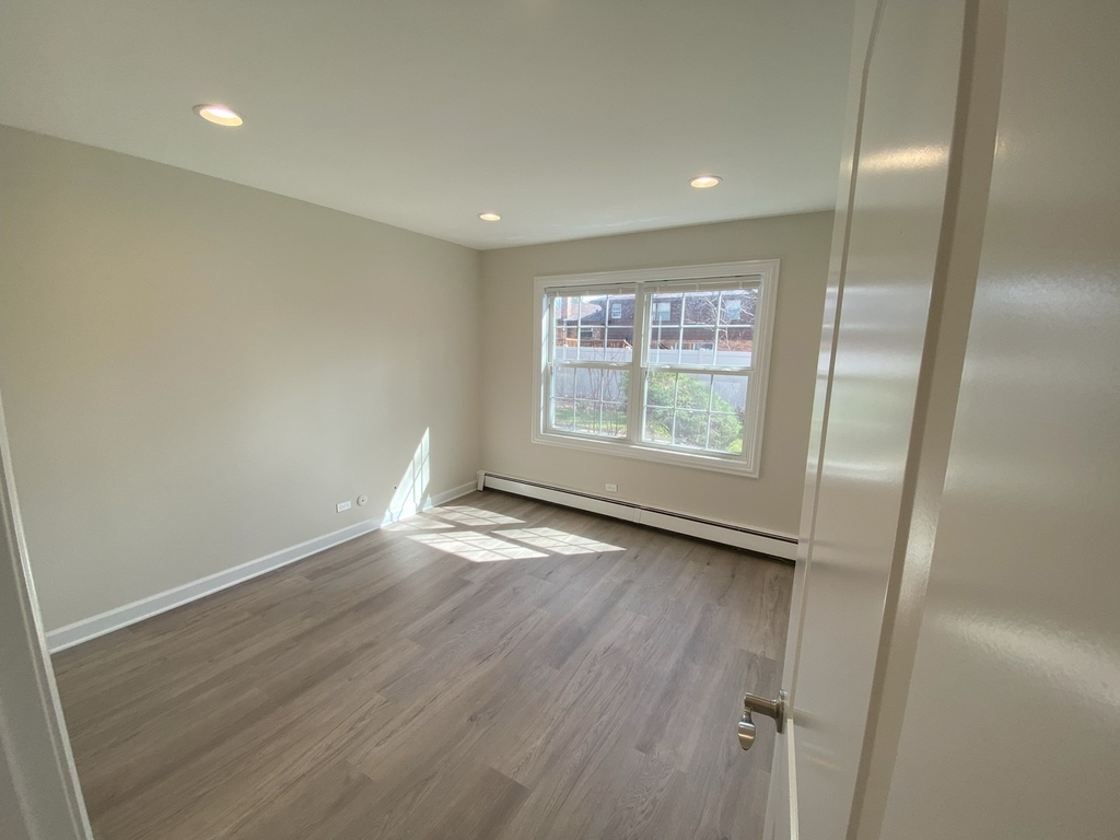 785 Pershing Avenue - Photo 4