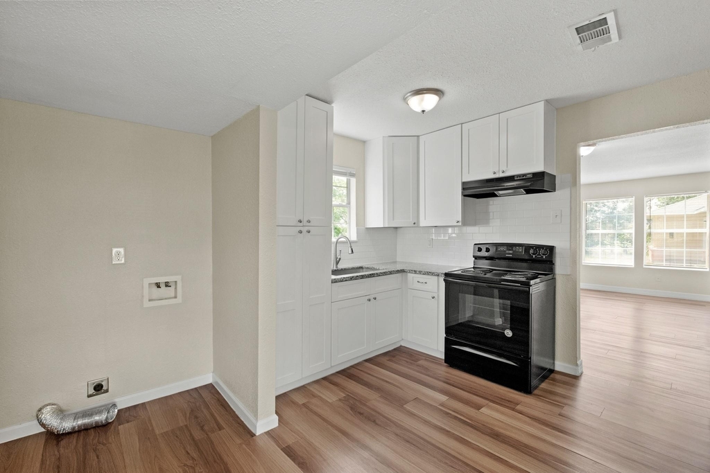 8244 Hartford Street - Photo 3