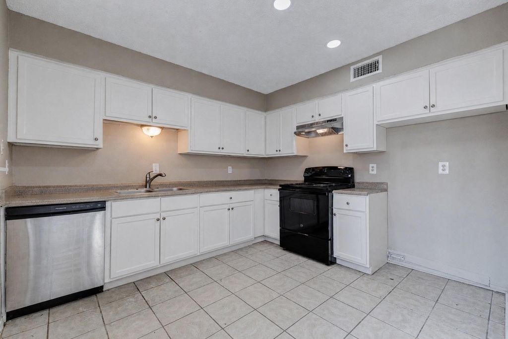 7140 S Dairy Ashford Rd - Photo 10