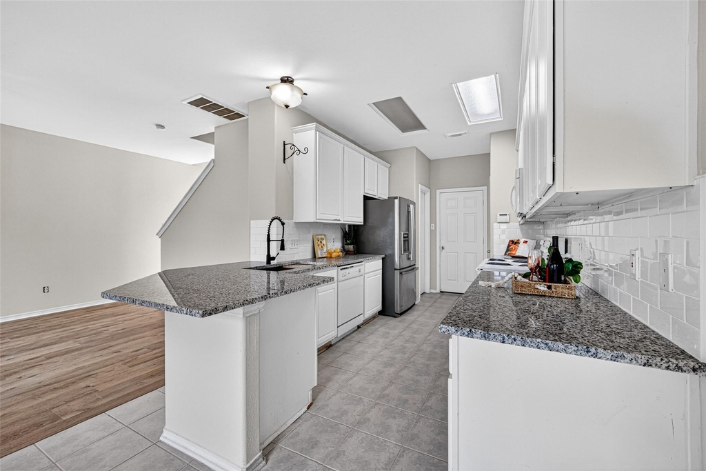 16855 Carrollton Creek Lane - Photo 6