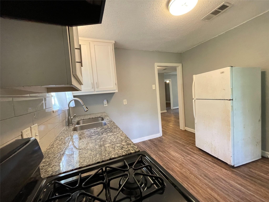 5213 Anzio Road - Photo 7