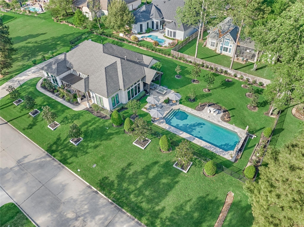 39 Wycliffe Drive - Photo 2