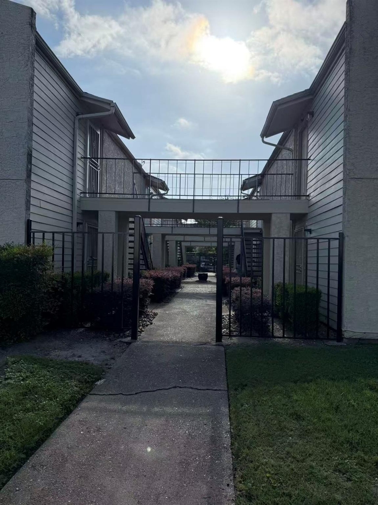 10075 Westpark Drive - Photo 3