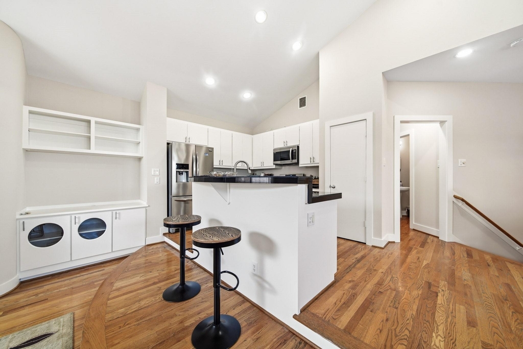9802 Cynthia Ann Court - Photo 10