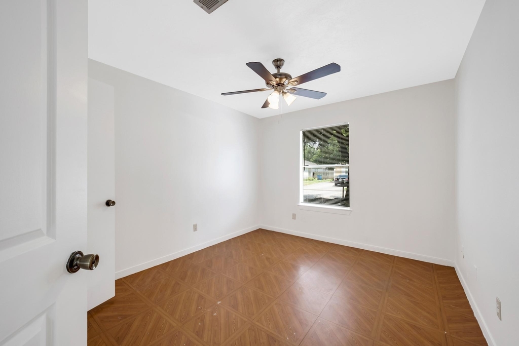 308 Willowick Street - Photo 3