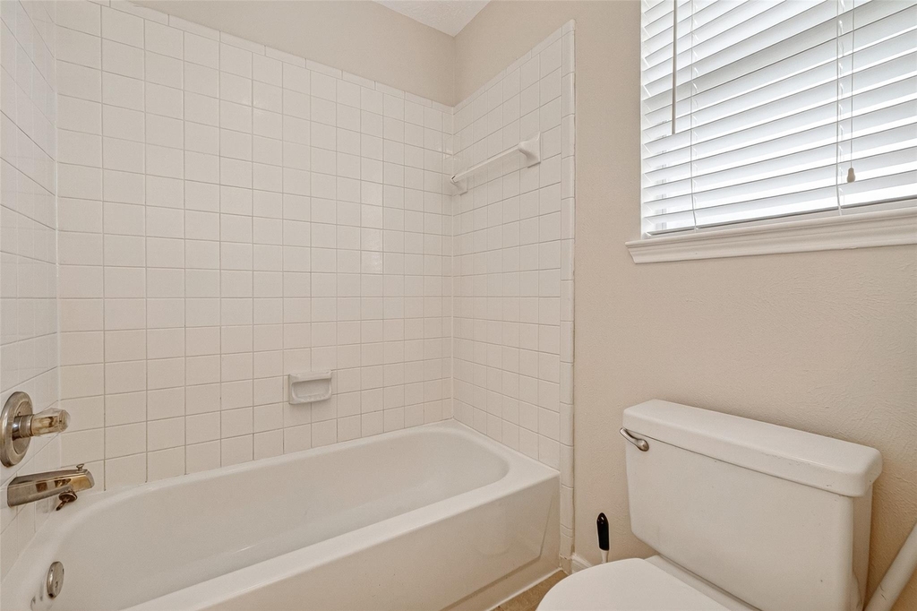 4539 Springfield Lakes Street - Photo 20