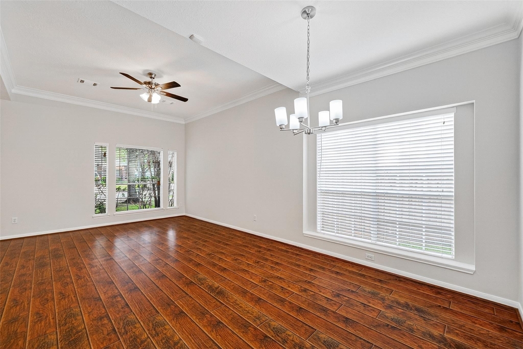 4539 Springfield Lakes Street - Photo 4