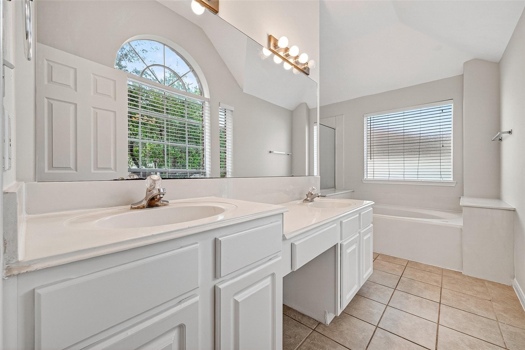 4539 Springfield Lakes Street - Photo 26