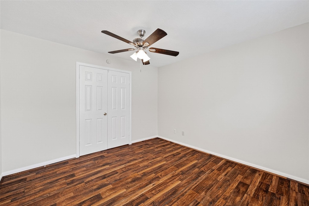 4539 Springfield Lakes Street - Photo 15