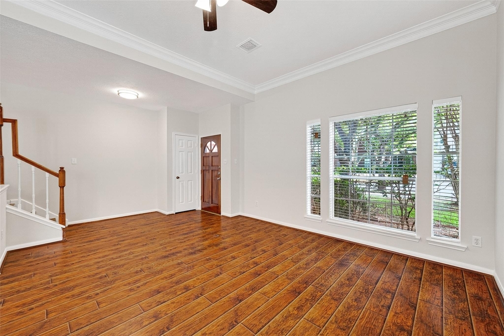 4539 Springfield Lakes Street - Photo 2