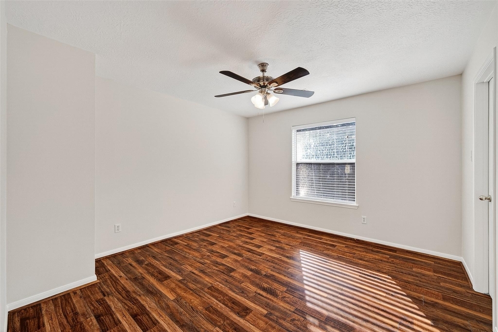 4539 Springfield Lakes Street - Photo 27