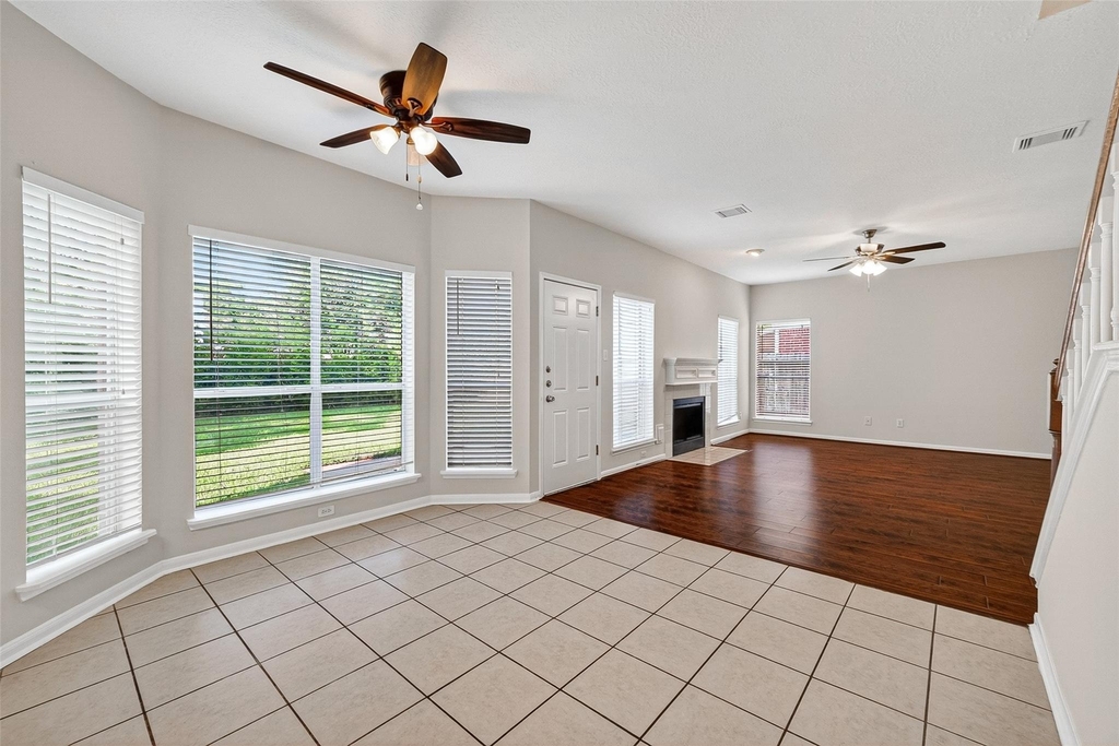 4539 Springfield Lakes Street - Photo 7
