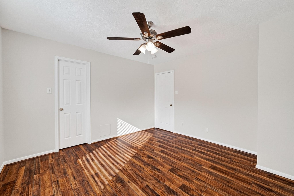4539 Springfield Lakes Street - Photo 22