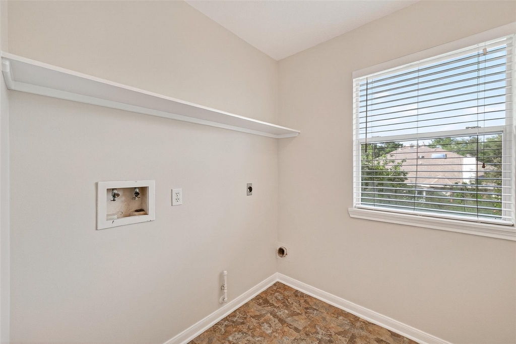 4539 Springfield Lakes Street - Photo 17