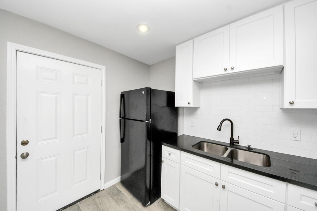 5441 Minden Street - Photo 7