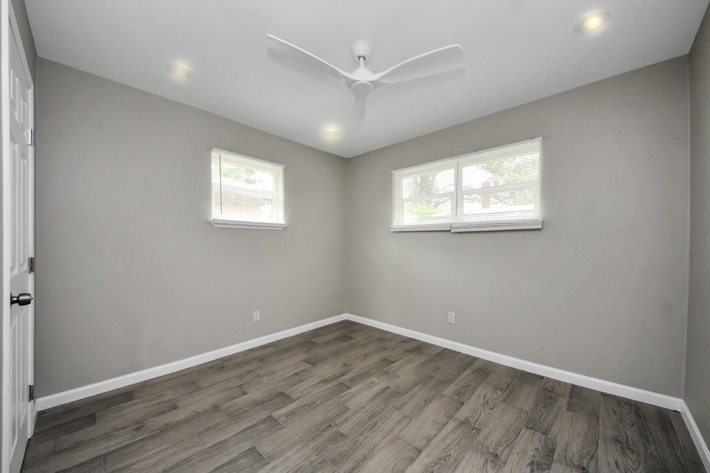 5441 Minden Street - Photo 8