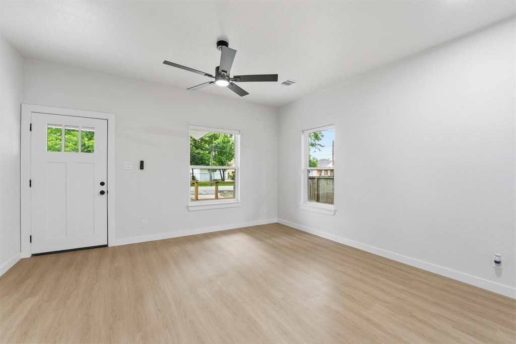 2710 Gano Street - Photo 6