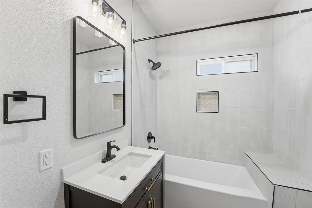2710 Gano Street - Photo 7