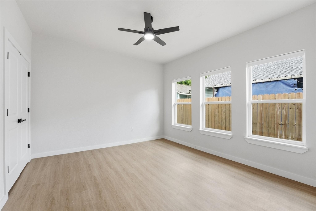 2710 Gano Street - Photo 10