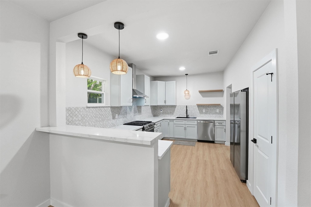 2710 Gano Street - Photo 12