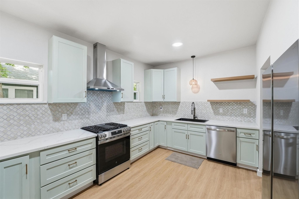 2710 Gano Street - Photo 13