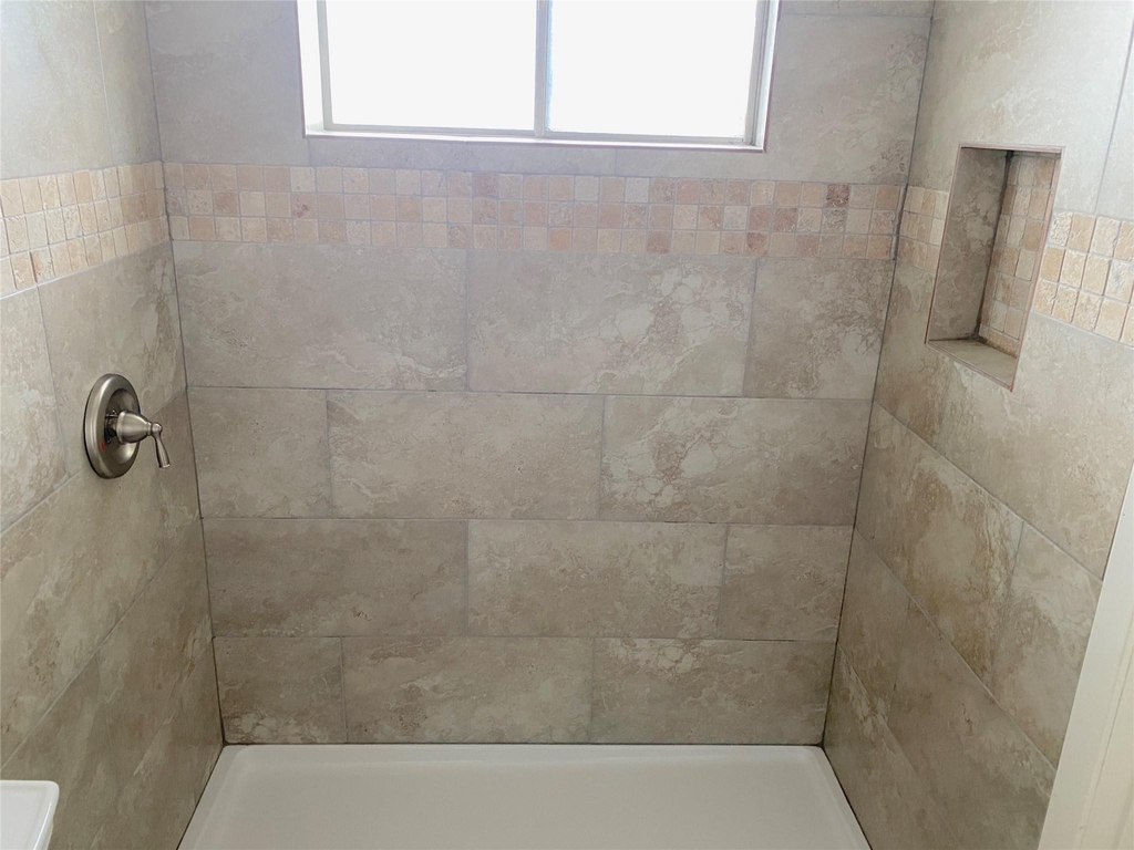 10122 Shadow Wood Drive - Photo 14