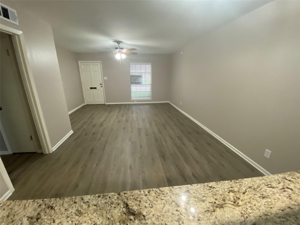 10122 Shadow Wood Drive - Photo 3