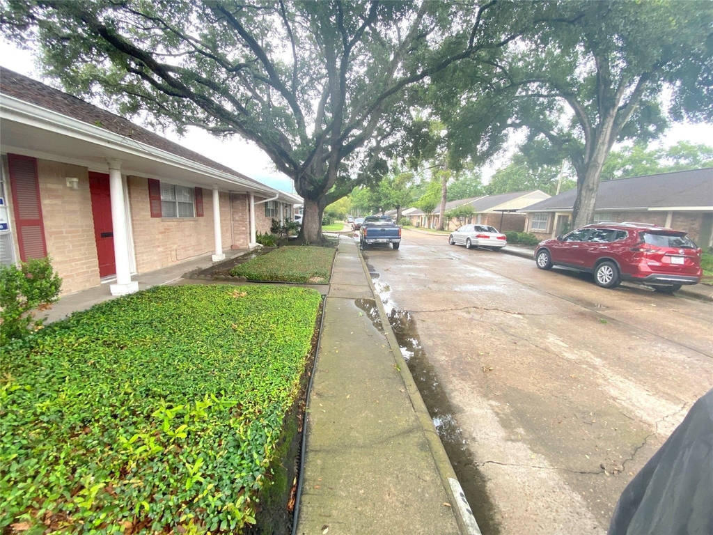 10122 Shadow Wood Drive - Photo 1
