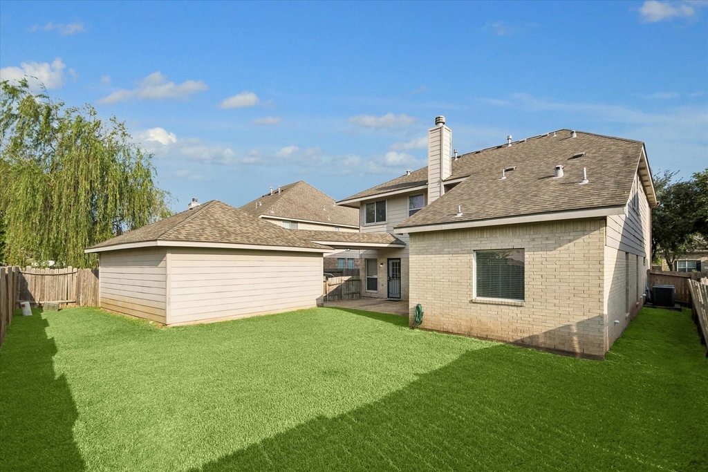 21702 Cozy Hollow Lane - Photo 19