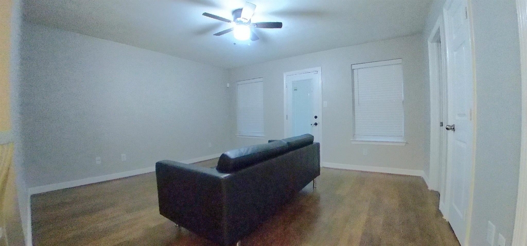 1719 Stacy Crest - Photo 3