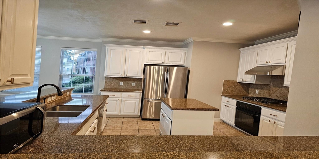 1719 Stacy Crest - Photo 8