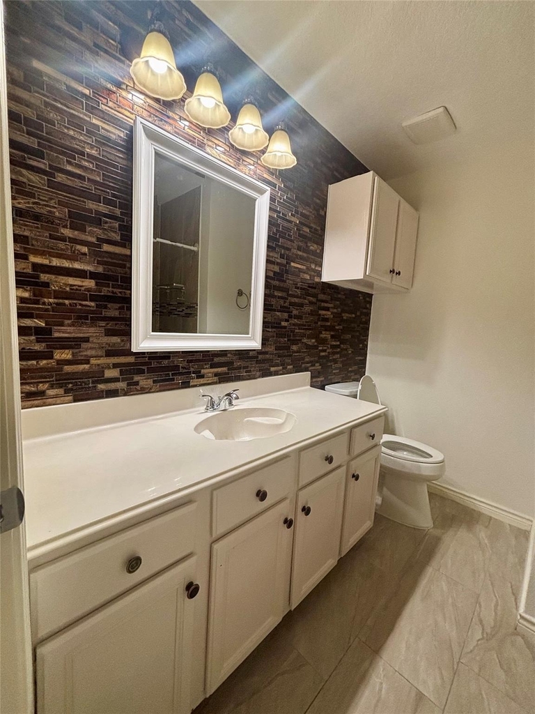7815 Log Hollow Drive - Photo 16
