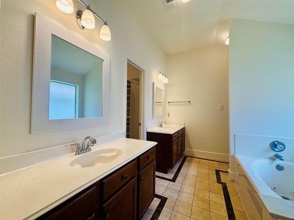 7815 Log Hollow Drive - Photo 5