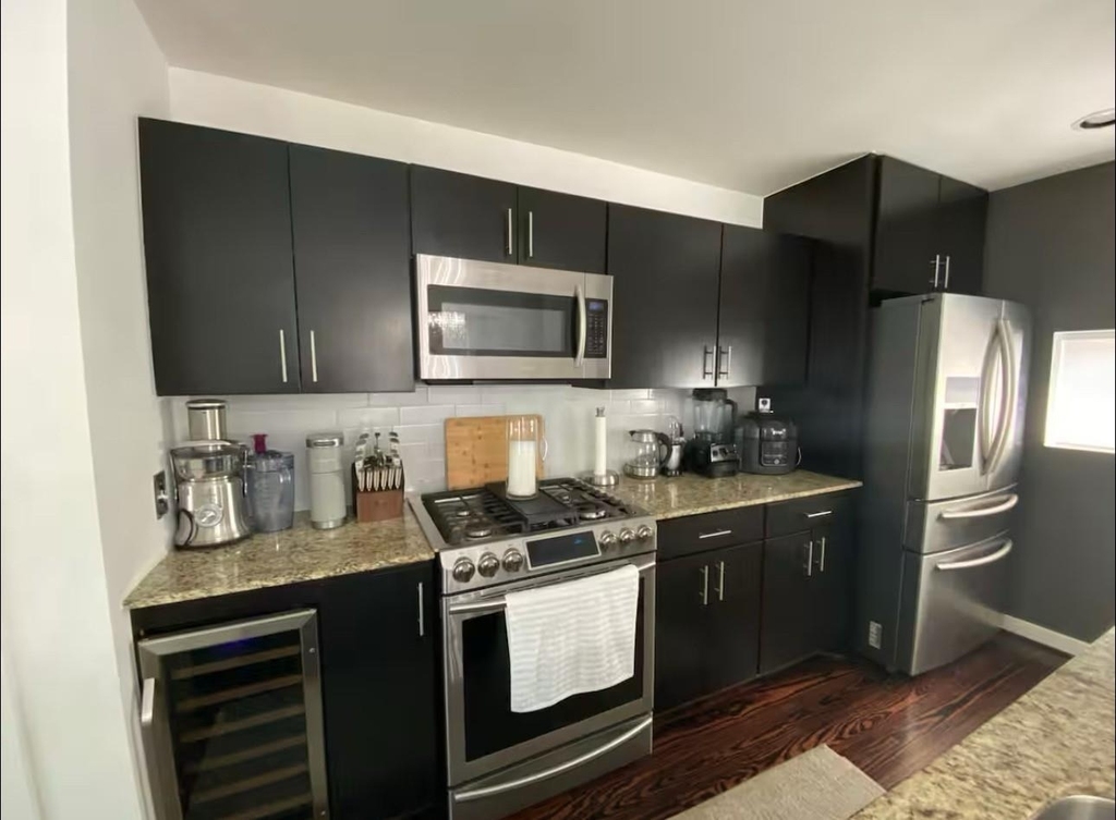 3002 Commerce Street - Photo 4