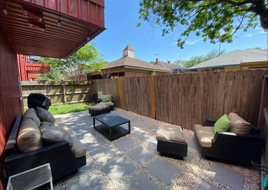 3002 Commerce Street - Photo 13
