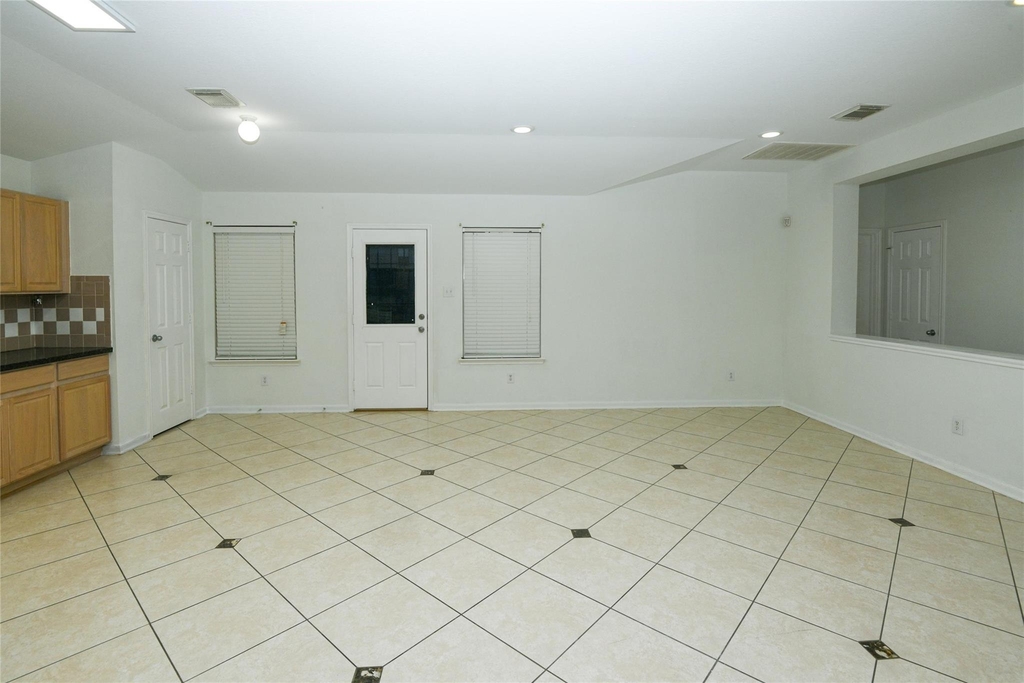 2615 Bisontine Street - Photo 5