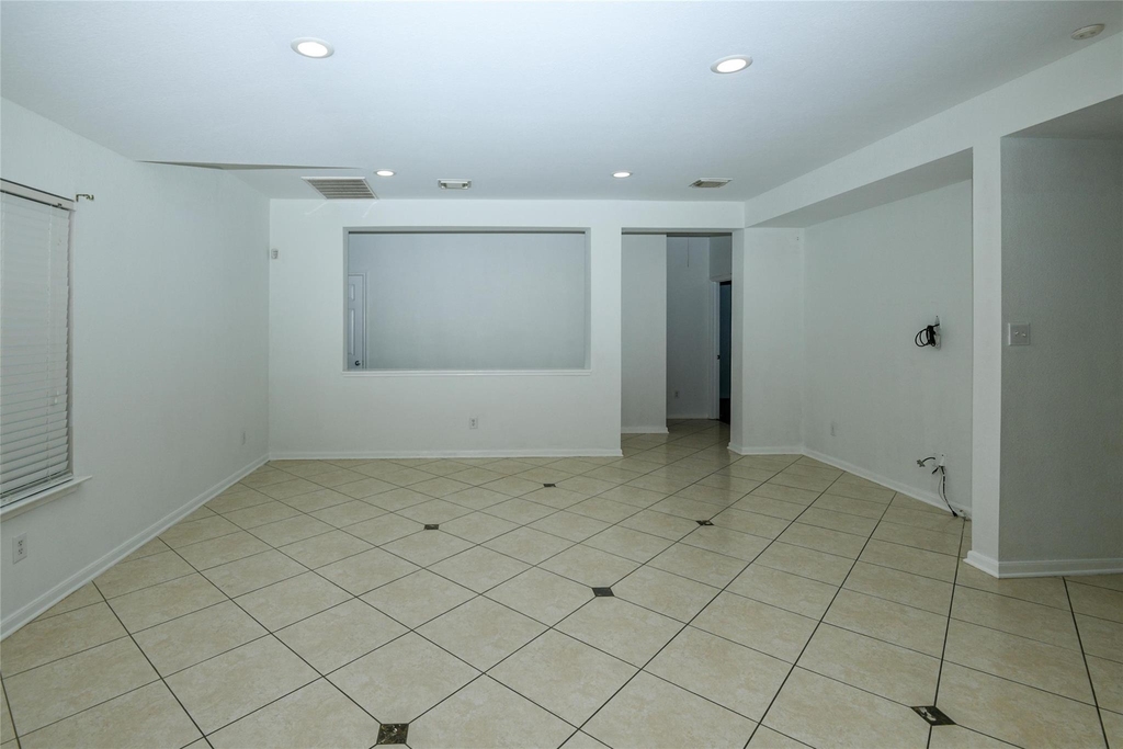 2615 Bisontine Street - Photo 6