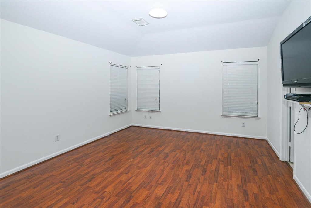 2615 Bisontine Street - Photo 12