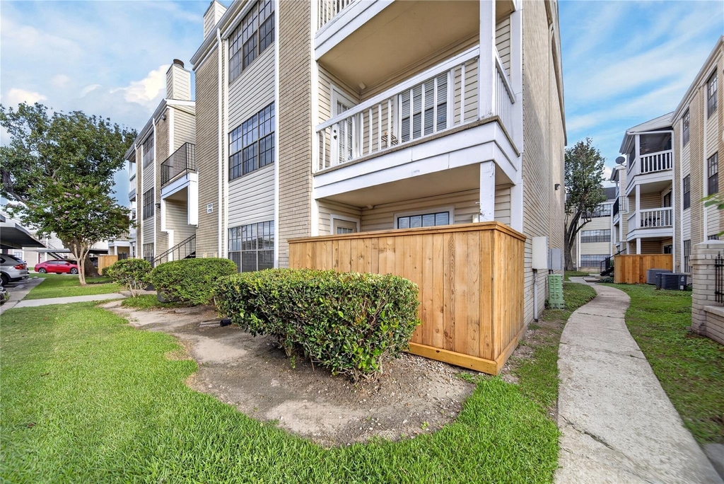 2750 Holly Hall Street - Photo 25