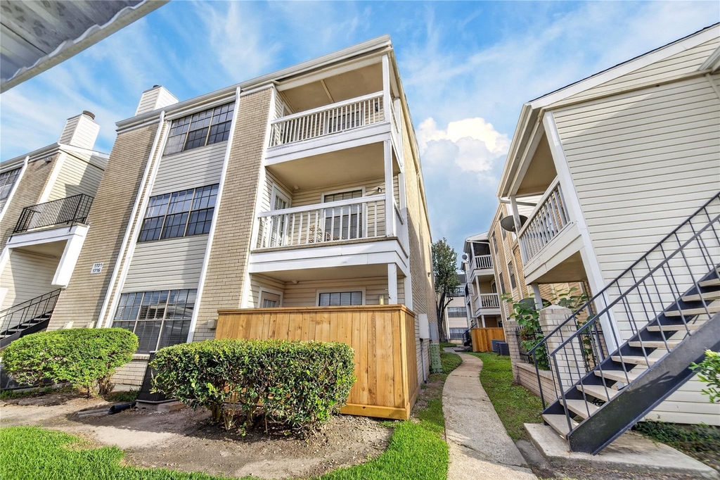 2750 Holly Hall Street - Photo 4