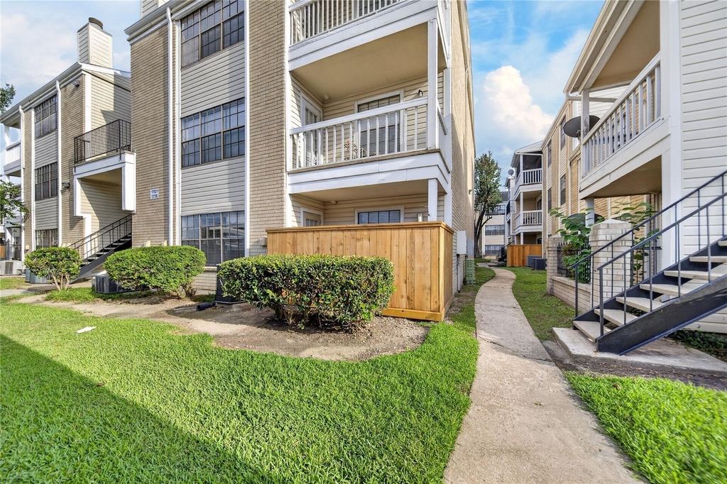 2750 Holly Hall Street - Photo 3