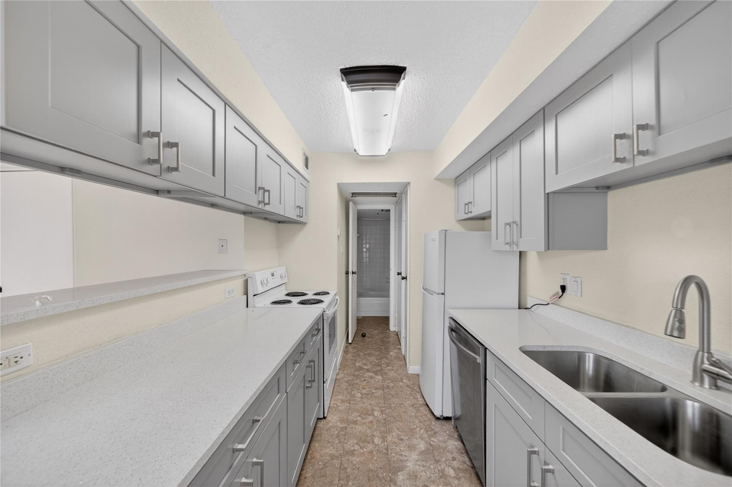 2750 Holly Hall Street - Photo 9
