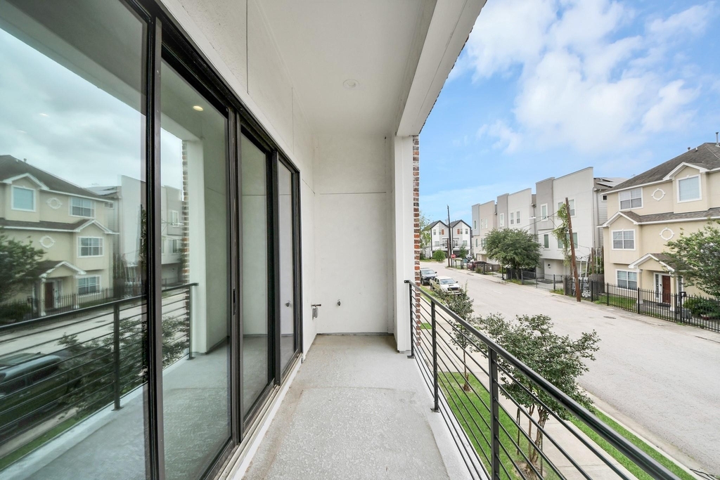 2114 Stuart Street - Photo 5