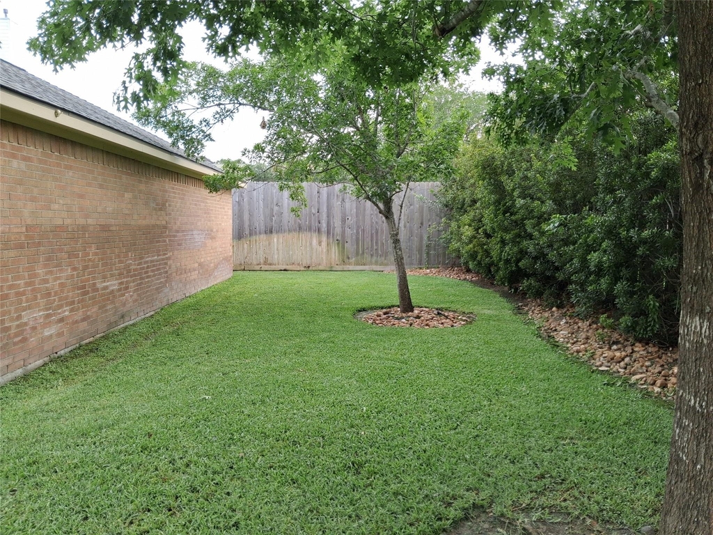 1722 Parklake Vlg - Photo 15