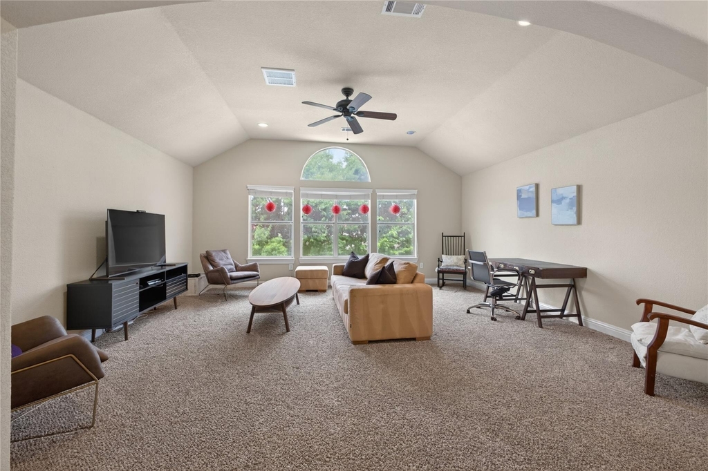 1722 Parklake Vlg - Photo 9