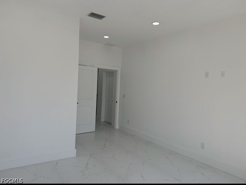 404-406 Chalet Avenue S - Photo 15