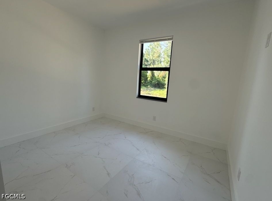 404-406 Chalet Avenue S - Photo 12