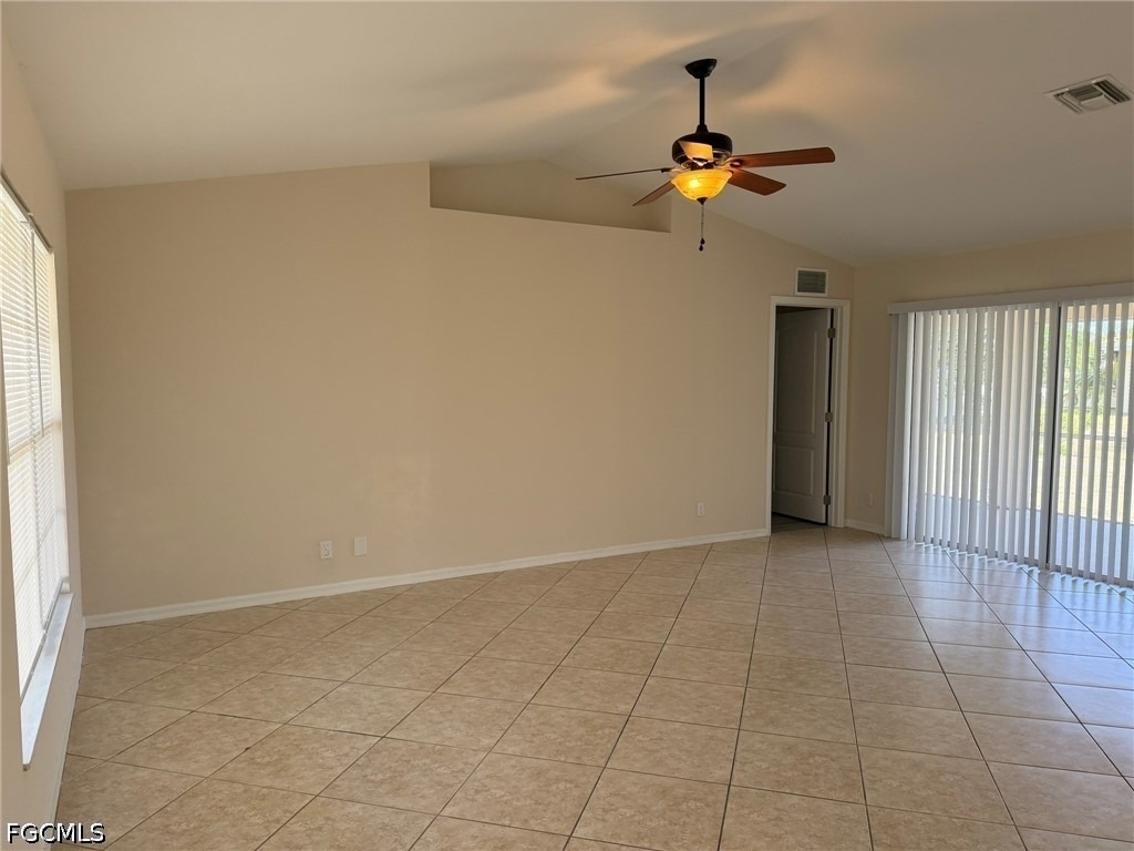 3527 Ne 19th Place - Photo 4