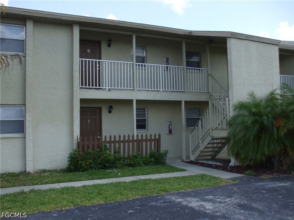 723 Se 10th Street - Photo 1