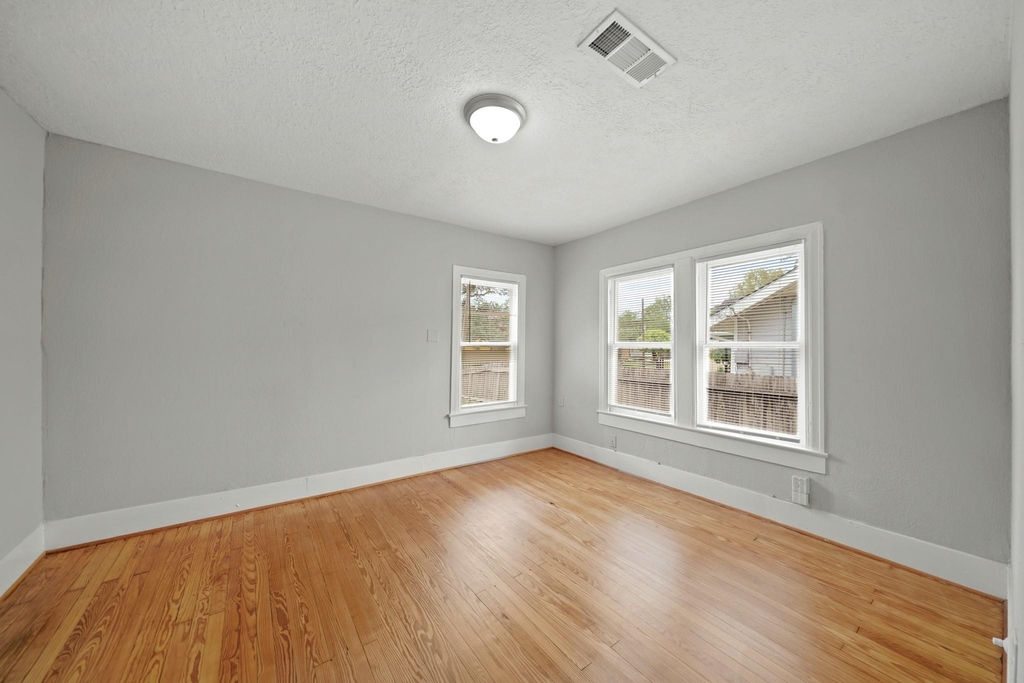 418 Spooner Street - Photo 6